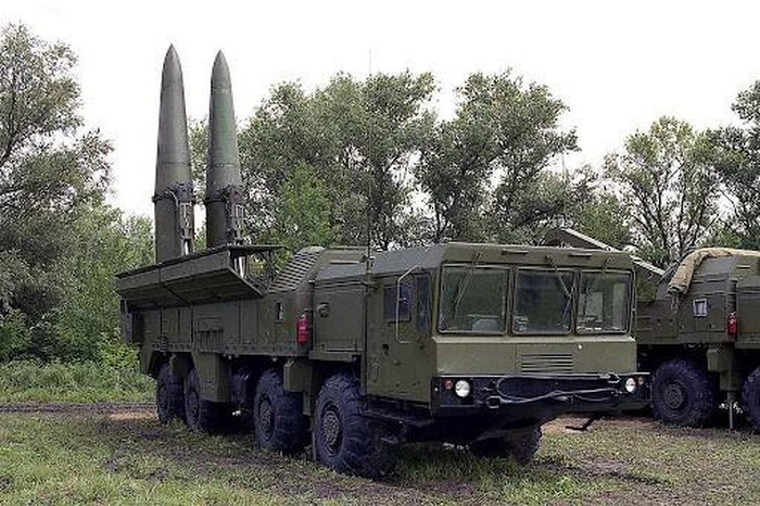 Lợi ích thực sự đối với Ankara từ họ là con số không, hơn nữa các tay súng bị bao vây hoàn toàn phụ thuộc vào thiện chí tiếp tế của quân đội Nga. Việc rút quân Thổ Nhĩ Kỳ khỏi các trạm quan sát này rõ ràng là bước đầu tiên hướng tới bình thường hóa tình hình ở Idlib.