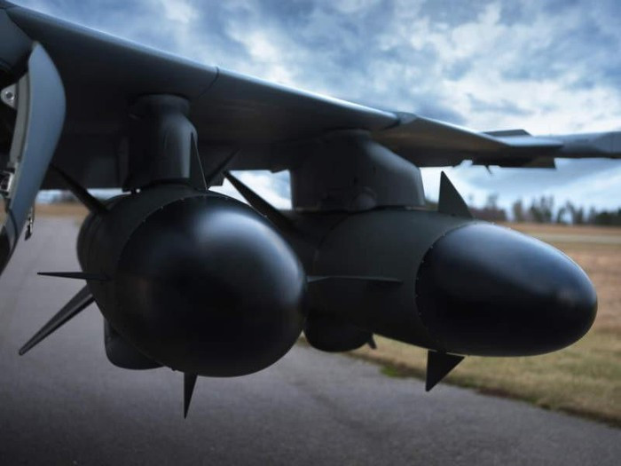 Hiện ngoài Thụy Điển còn có Alderia, Croatia, Phần Lan, Đức, Ba Lan, Thái Lan sở hữu loại tên lửa được mệnh danh là "sát thủ diệt hạm" này.