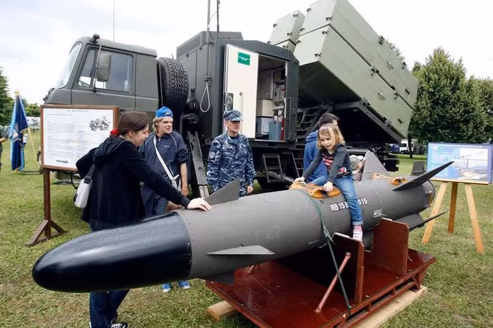 Trong suốt thời kỳ Chiến Tranh Lạnh, RBS-15 là một trong những vũ khí mà Liên Xô luôn lưu tâm, bởi lẽ chúng là nhũng sát thủ diệt hạm thực sự nguy hiểm.