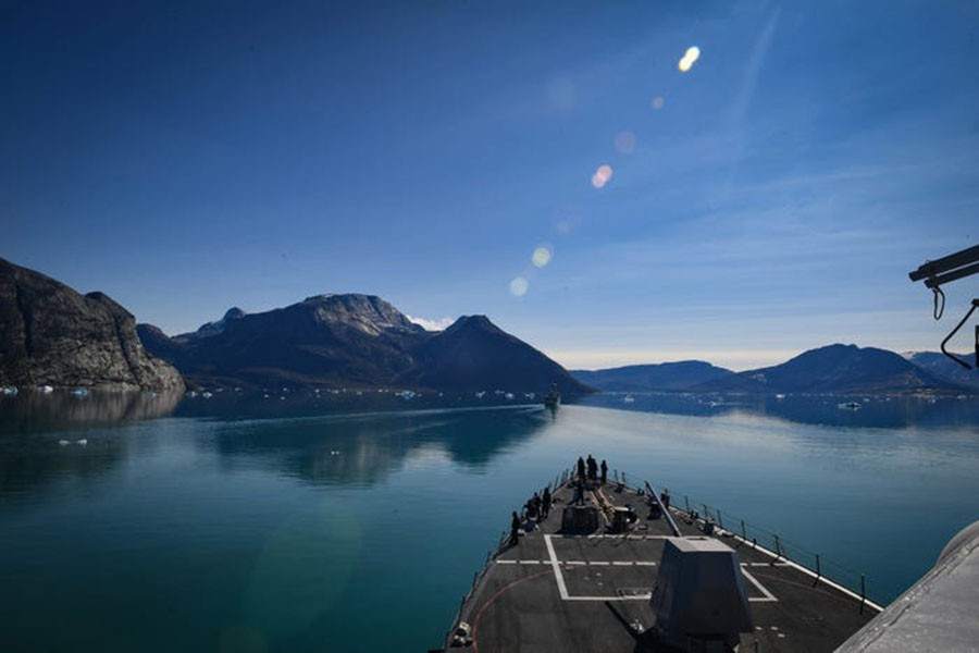 Các tàu ngầm của Hải quân Mỹ từ lâu đã hoạt động ở Bắc Cực, nổi tiếng với các cuộc tập trận mang tên ICEX. Tuy nhiên, đây là lần đầu tiên trong hơn 30 năm qua các tàu mặt nước của Hải quân đã mạo hiểm đi lên Bắc Cực.