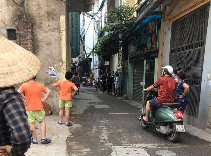 Phat hien thi the nguoi dan ong trong can nha khoa trai cua o Ha Noi