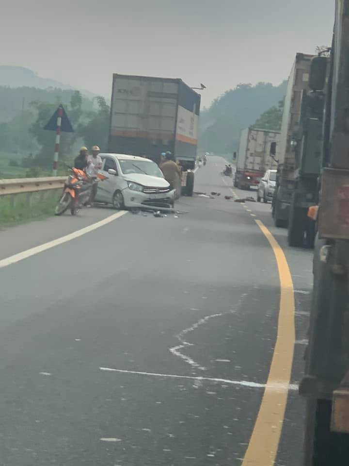 Thông tin ban đầu, vụ xe container đâm liên hoàn khiến nhiều người thương vong xảy ra khoảng 7h sáng cùng ngày. 