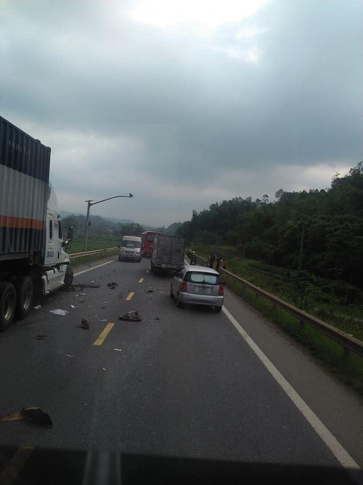 Ngay sau khi vụ việc xảy ra, cơ quan chức năng đã có mặt tại hiện trường, khám nghiệm và điều tra vụ tai nạn. 