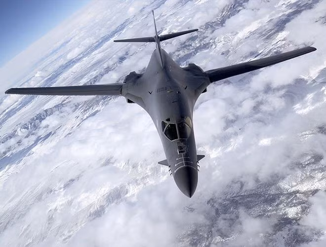 Tuy vậy, nhiều quan chức quốc phòng Mỹ đang lo ngại phi đội B-1B sẽ không thể hoạt động tới thời điểm loại biên dự kiến vào năm 2040 do cường độ triển khai quá lớn.