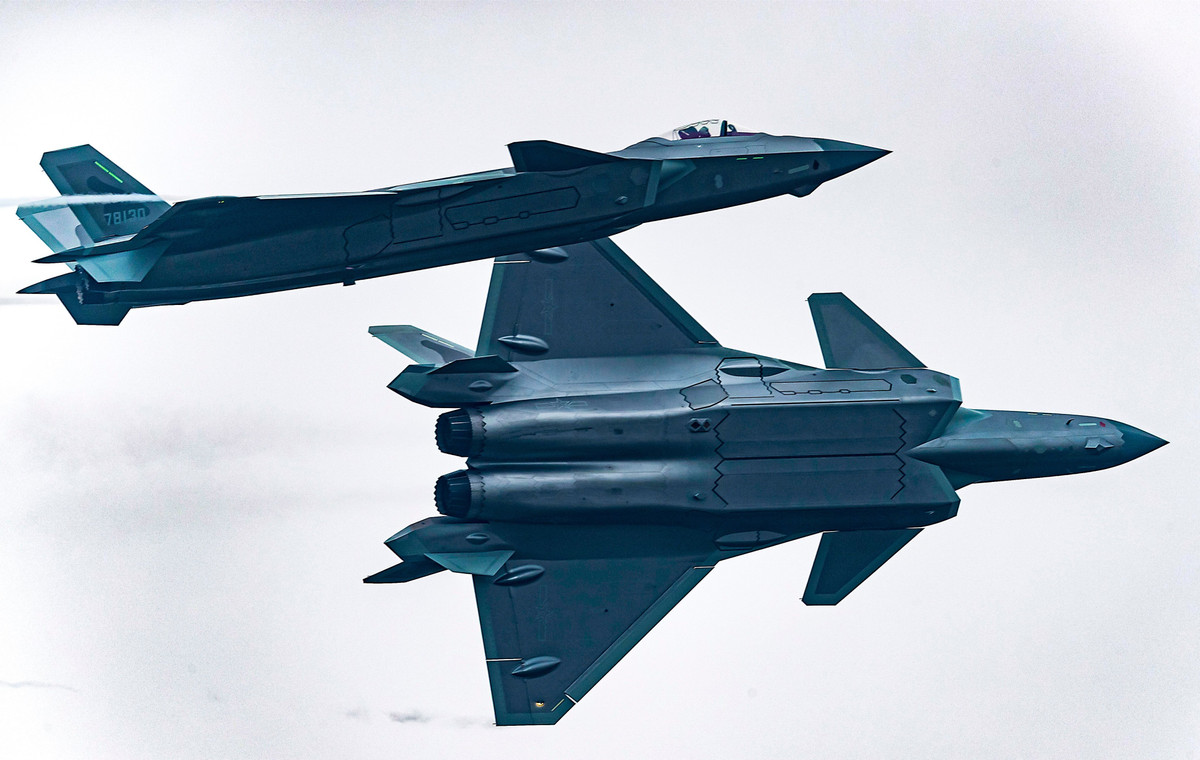 Các thử nghiệm trong phòng thí nghiệm đã cho thấy những đột phá về cơ học. Vật liệu tổng hợp mới có thể chịu được ứng suất kéo lên đến 93,5 megapascal theo phương dọc, mạnh hơn gấp 10 lần so với lớp phủ truyền thống.