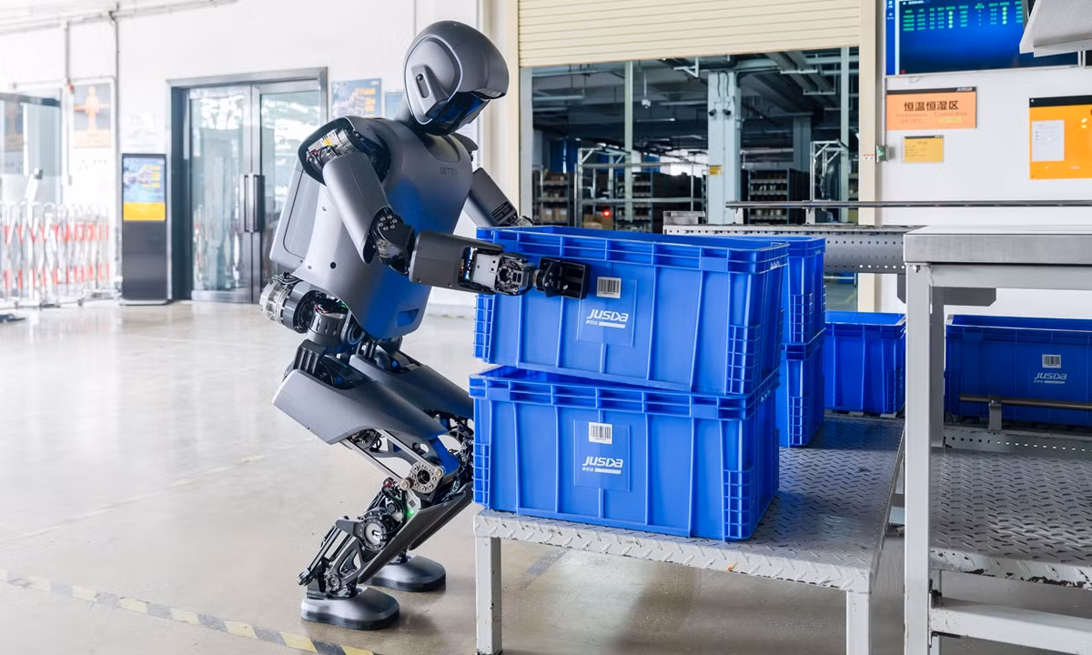 Đương nhiên chúng cũng có thể làm việc một cách độc lập với những nhiệm vụ đơn giản hơn được lên kế hoạch trước hoặc có mệnh lệnh bất thường từ hệ thống AI quản lý vận hành.