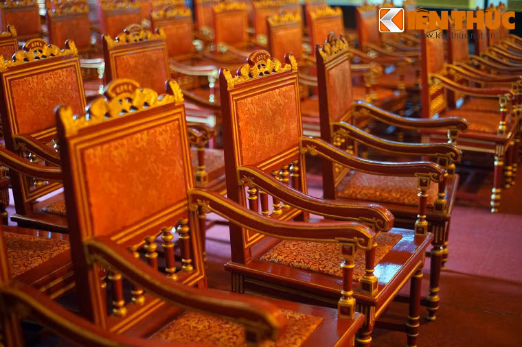 Từ năm 1995 đến năm 2002, nhà hát được trùng tu, phục chế hoàn chỉnh và chính thức mở cửa thường xuyên từ tháng 3/2003.