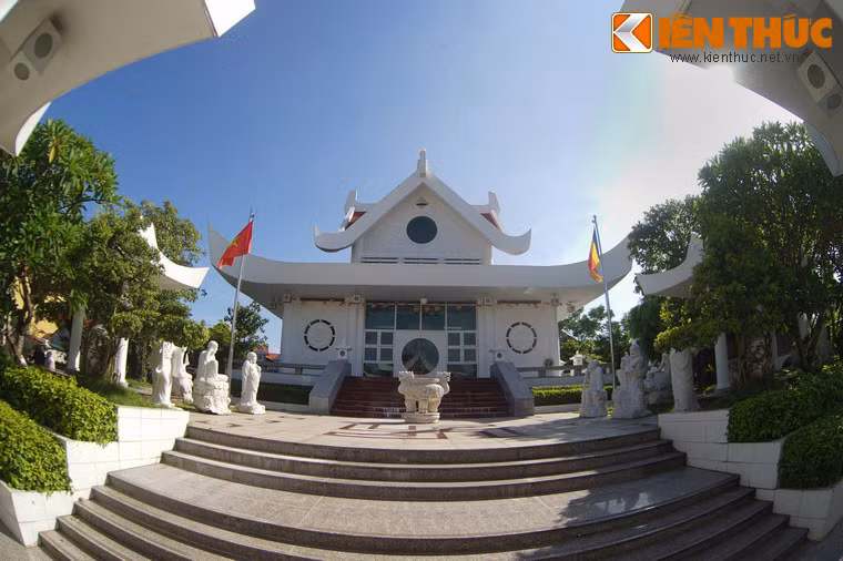 Năm 1965 chùa bị máy bay Mỹ phá hủy gần như hoàn toàn. Những thập niên sau đó chùa bị bỏ hoang, một phần lớn diện tích khuôn viên cũ chuyển thành đất thổ cư.