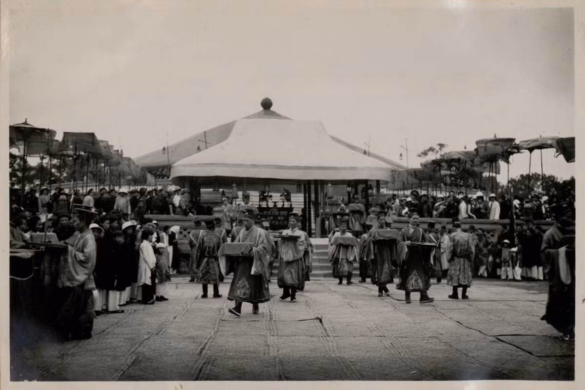 Khoảng sân nơi diễn ra các nghi lễ ở đàn Nam Giao. Ảnh: Tang-Vinh Photo.