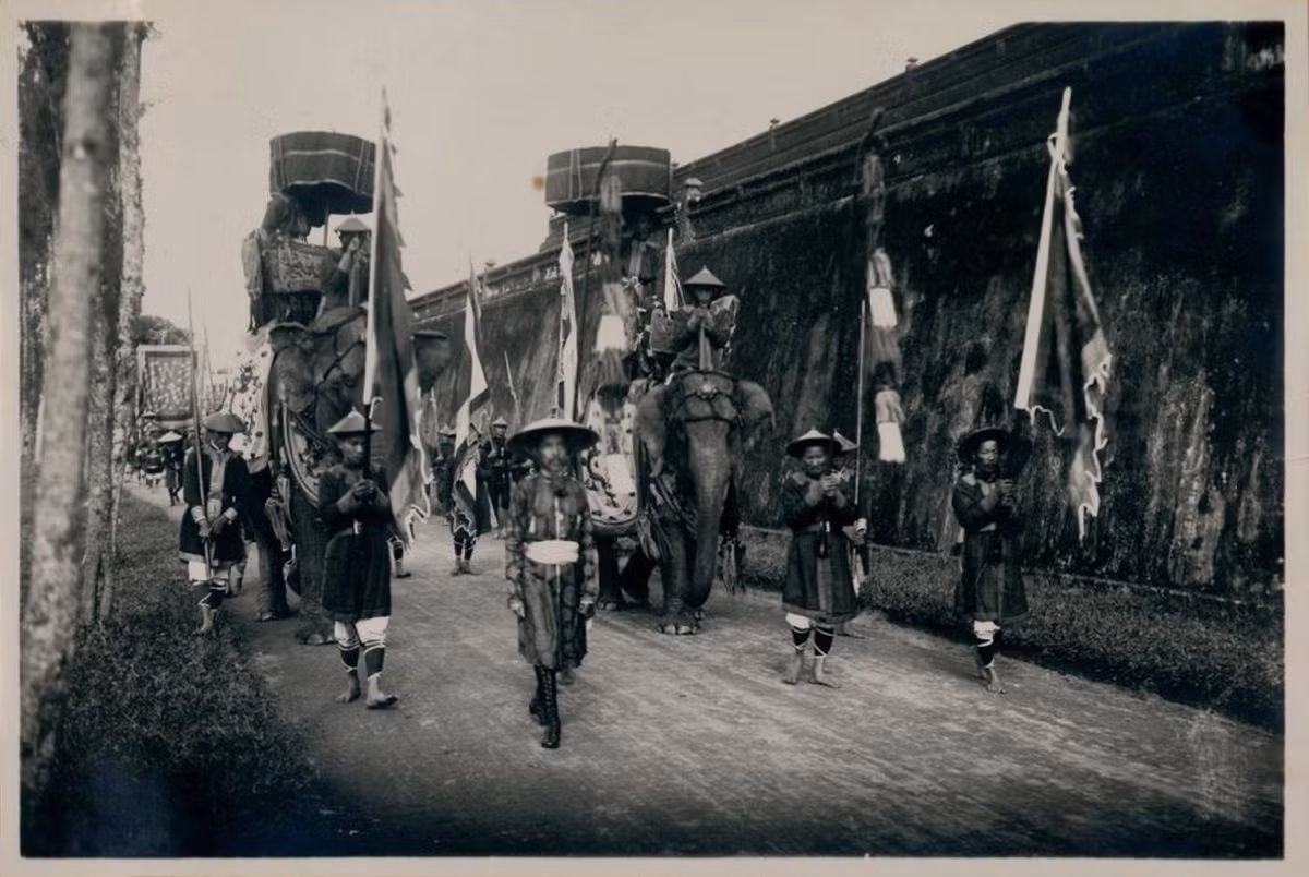 Tan muc le te dan Nam Giao nam 1933 o kinh thanh Hue