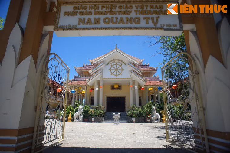 Đến năm 2010, chùa được xây dựng lại trên quy mô khá lớn theo mô-típ kiến trúc chùa Nam Tông thường gặp ở Thái Lan và Campuchia.