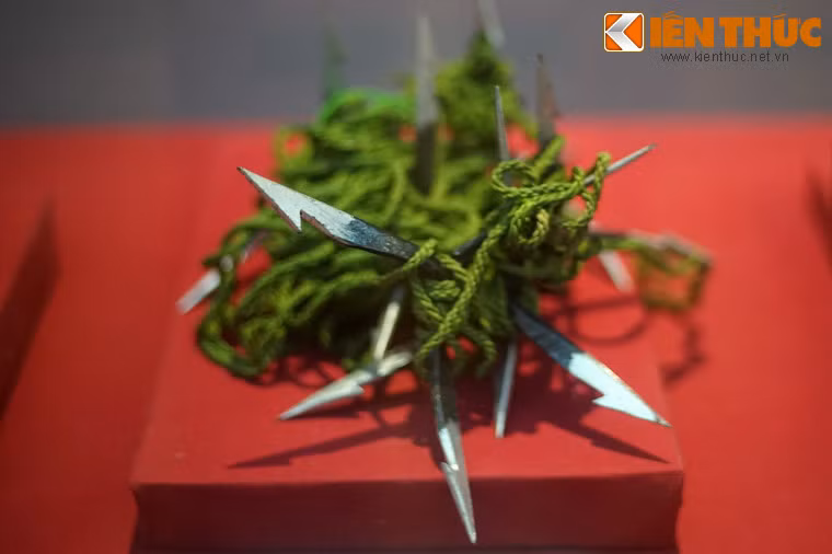 Chông ném do dân quân liên khu 5 chế tạo và sử dụng trong kháng chiến chống Mỹ.