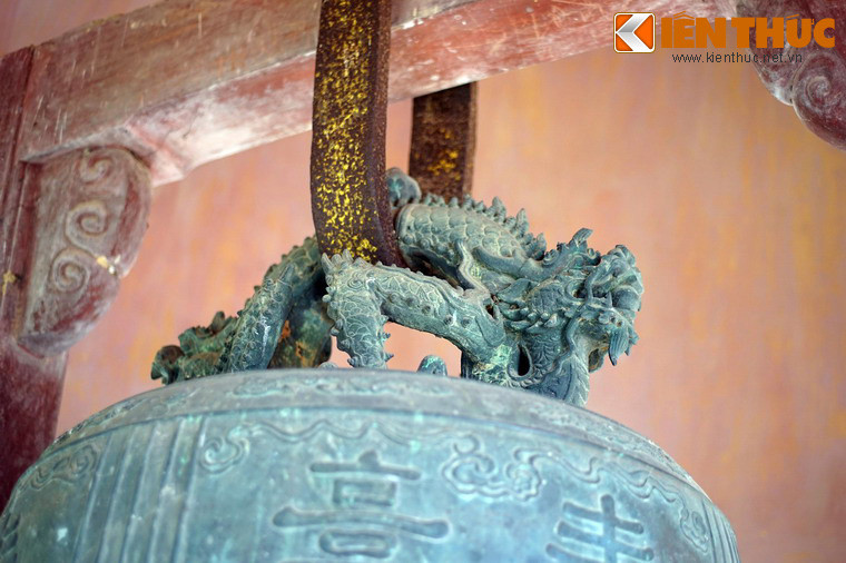 8. Hình tượng rồng trên quai chuông chùa Thiên Mụ. Có tuổi đời trên 300 năm, Đại hồng chung chùa Thiên Mụ được đánh giá là quả chuông cổ đẹp và tinh xảo bậc nhất Việt Nam.