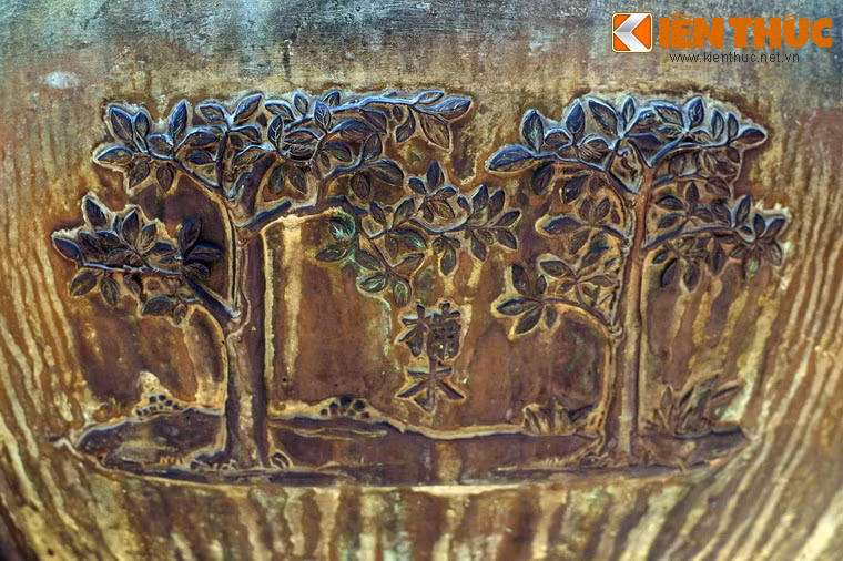 "Nam mộc" là cây gỗ chò, loại gỗ có độ bền cao được người Việt ưa chuộng trong xây dựng, làm đồ nội thất.