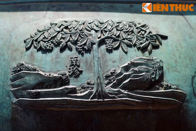 "Nam trân" là cây bòn bon, loài cây cho quả từng trở thành nguồn thực phẩm cứu sống chúa Nguyễn Ánh khi phải ẩn náu trong rừng để tránh sự truy lùng của quân Tây Sơn.