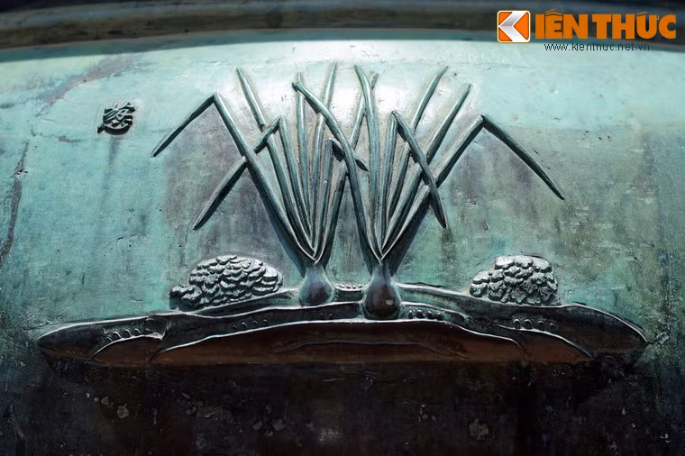 Hình tượng "Thông" nghĩa là cây hành, loại rau gia vị quen thuộc của người Việt.