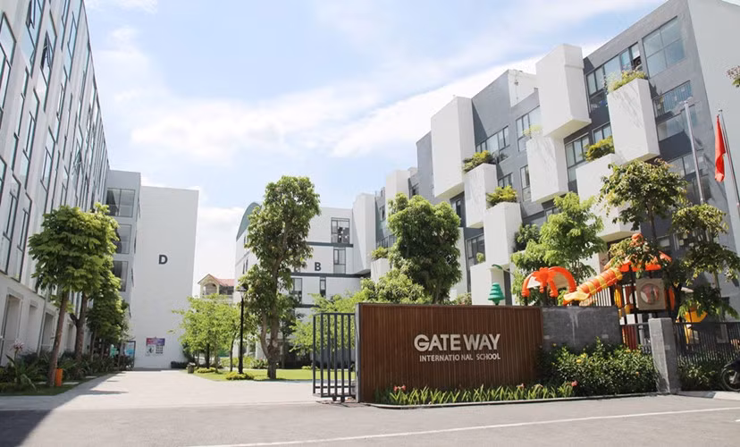 Truong GateWay co bao nhieu co so o Viet Nam va von “khung” the nao?-Hinh-2