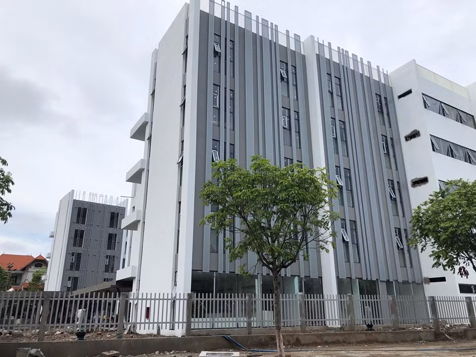 Truong GateWay co bao nhieu co so o Viet Nam va von “khung” the nao?-Hinh-3