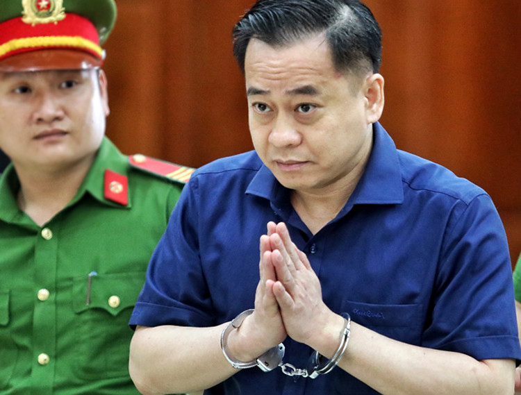 Vu “nhom” khien bao nhieu “quan” to, nho Viet dinh cham?