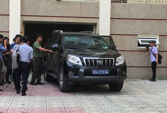 Ông Phạm Hồng Hải - Giám đốc Công ty Bảo Việt Hòa Bình và vợ khẳng định không tác động, can thiệp nâng điểm cho con. Tuy nhiên, con ông Hải nằm trong danh sách thí sinh được sửa nâng điểm tại Hòa Bình và thí sinh đã sử dụng điểm thi này đăng ký xét tuyển vào Học viện An ninh nhân dân.