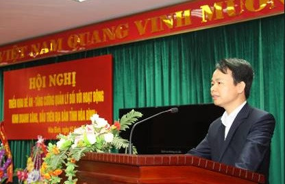 Phó cục trưởng Cục Thuế tỉnh Hòa Bình Nguyễn Anh Tuấn và vợ khẳng định không tác động, can thiệp nâng điểm cho con. Tuy nhiên, ông Tuấn giải trình em gái ông có nhờ người xem điểm giúp cho con ông. Kết quả, con ông Tuấn đã được sửa nâng điểm và thí sinh đã sử dụng điểm thi này đăng ký xét tuyển vào Trường đại học Kinh tế quốc dân.