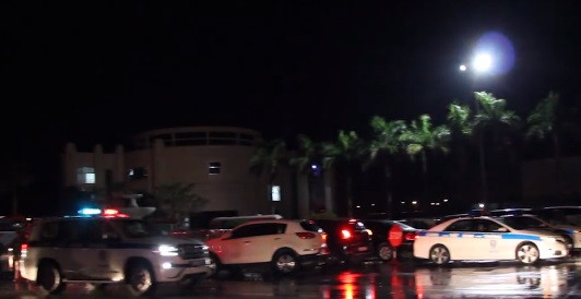 Theo đó, từ 3h sáng ngày 1/8, tại Khu đô thị Our City Hải Phòng, 7 xe ô tô loại 45 chỗ chở người Trung Quốc cùng lực lượng cảnh sát và xe cảnh sát dẫn đoàn áp giải các nghi phạm rời Khu đô thị Our City lên đường cao tốc Hà Nội – Hải Phòng để đi Lạng Sơn.