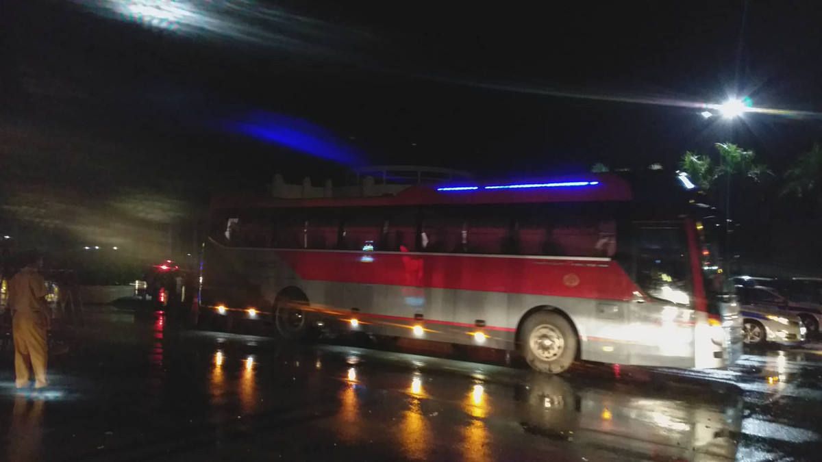 Các xe di chuyển thẳng lên Lạng Sơn.