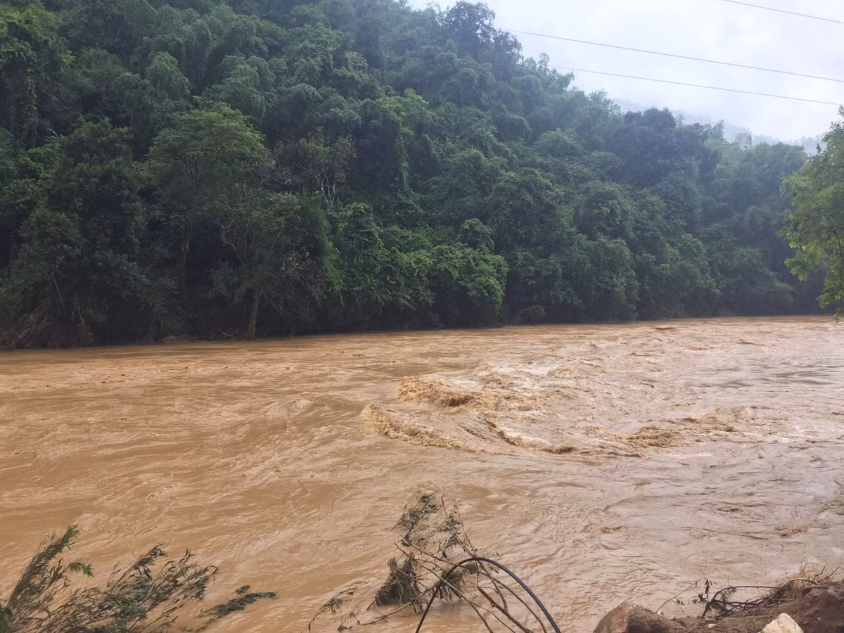 Tang cuong doan cong tac, khan truong tim kiem nguoi mat tich tai Thanh Hoa-Hinh-2