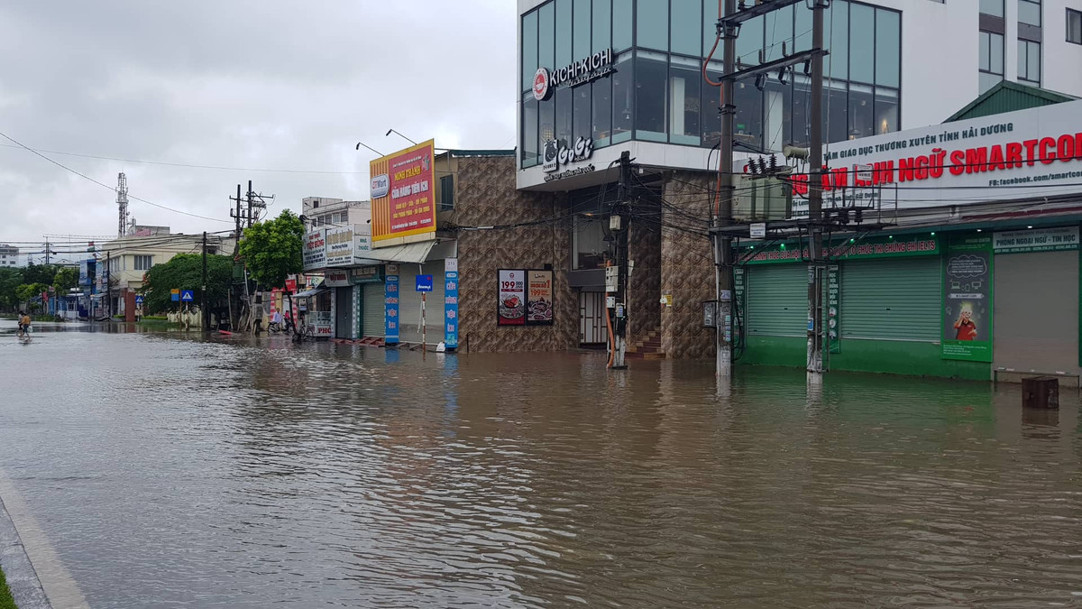 Nhiều nhà hàng quán ăn phải đóng cửa.