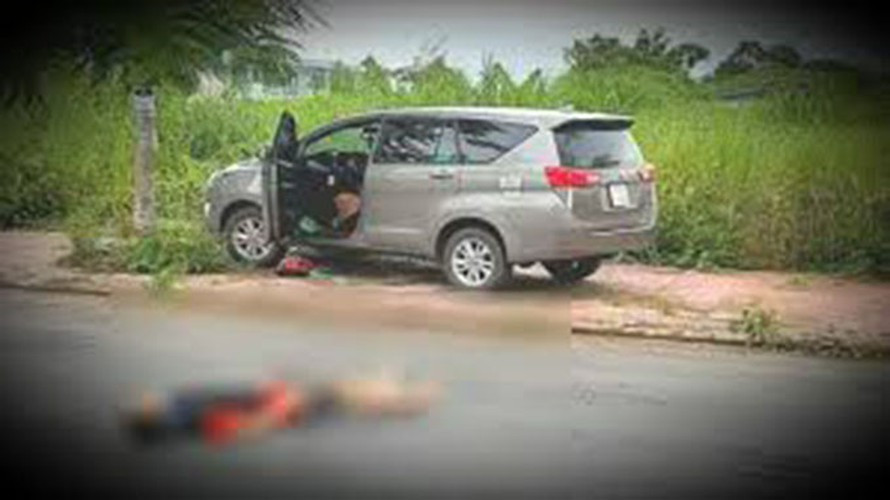 Gia đình nạn nhân cho biết, M có quen biết nam thanh niên Đ.C.C. (27 tuổi, trú cùng địa phương) – người bị tình nghi gây ra vụ việc trên. Tuy nhiên, do hai gia đình có quan hệ họ hàng xa nên không ủng hộ mối quan hệ này. (Hiện trường vụ án)