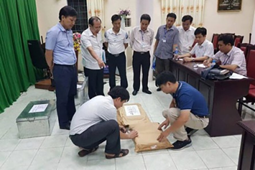 Gian lan thi cu: Son La, Hoa Binh “diem mat” lanh dao, Ha Giang van “ne“?