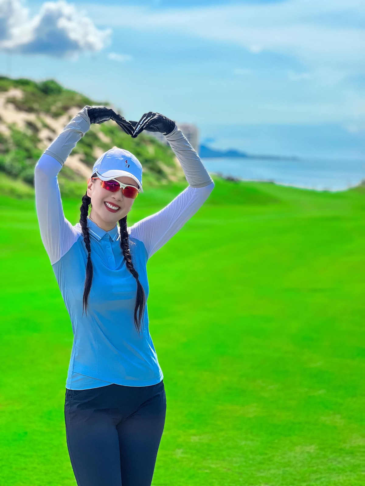 Mai Ngọc là người dẫn chương trình, biên tập viên quen thuộc trên các chương trình của VTV như "Bản tin Thời tiết", "Việt Nam hôm nay"…