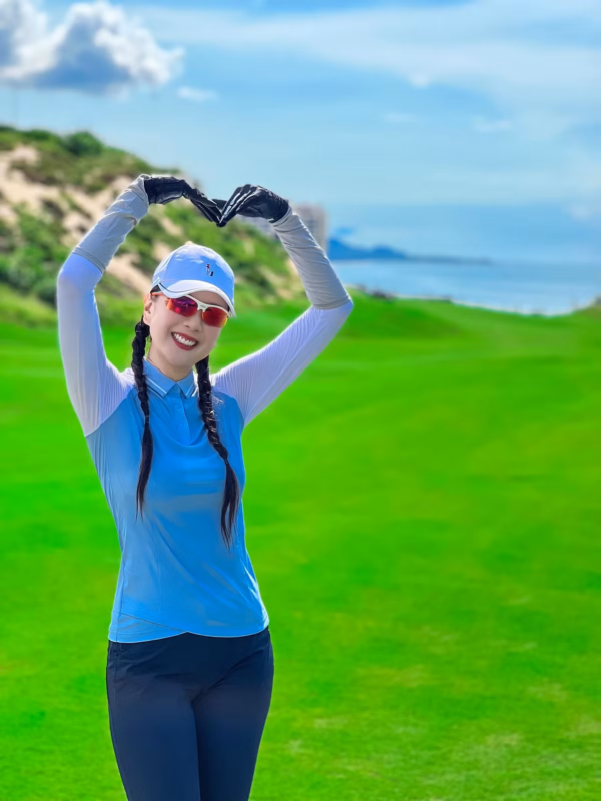 Mai Ngọc là người dẫn chương trình, biên tập viên quen thuộc trên các chương trình của VTV như "Bản tin Thời tiết", "Việt Nam hôm nay"…