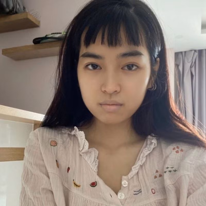 Năm 2020, Đỗ Khánh Vân gây chú ý khi tham gia chương trình Sao nhập ngũ. Gương mặt mộc trong veo của nữ diễn viên nhanh chóng nhận về nhiều lời khen "có cánh" của khán giả.