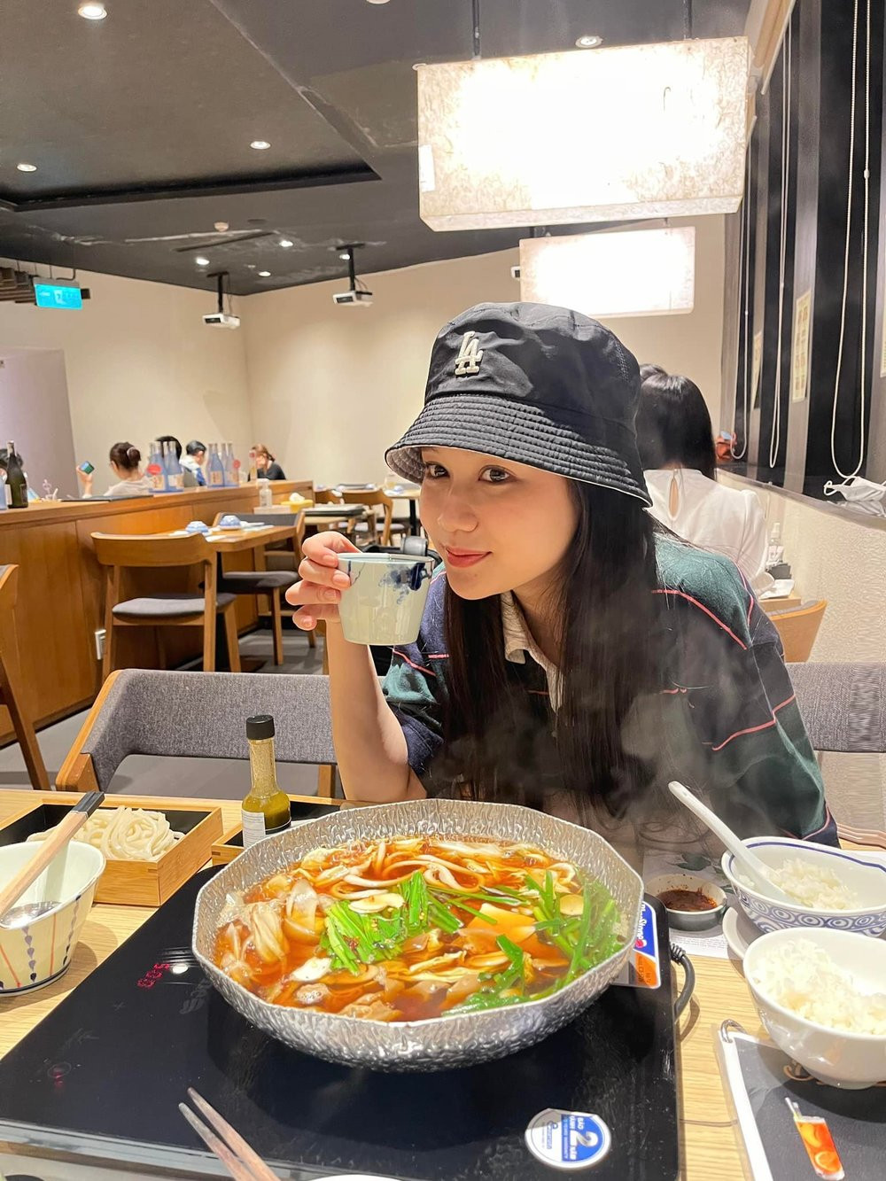 Thế nhưng, Trúc Anh nhanh chóng đính chính do mình tăng cân, kèm theo hình ảnh nồi lẩu.