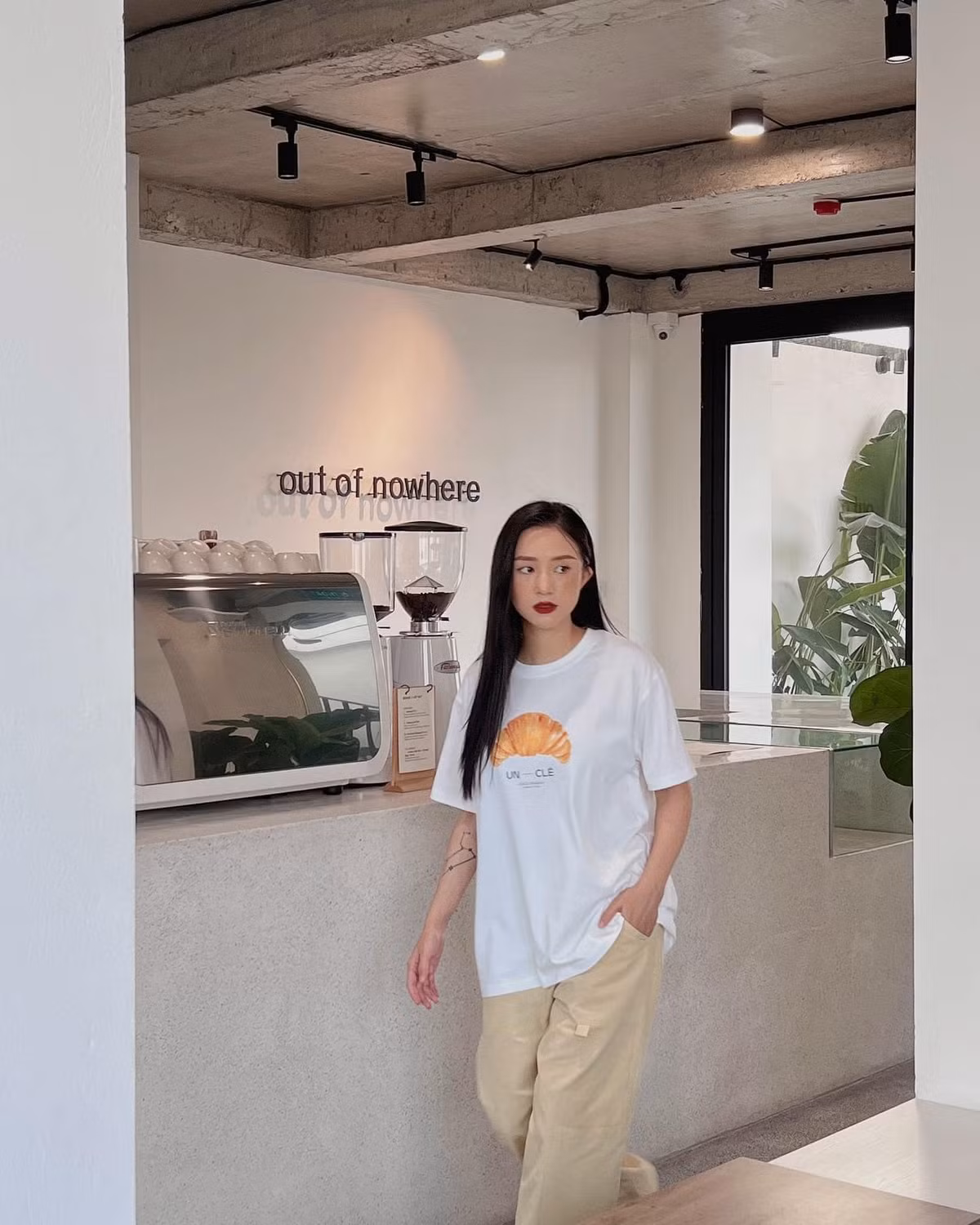 Trên thực tế cũng có rất nhiều người nổi tiếng bị lấy hình để PR mà chưa xin phép nhưng như trường hợp của Salim đúng là "dở khóc dở cười".