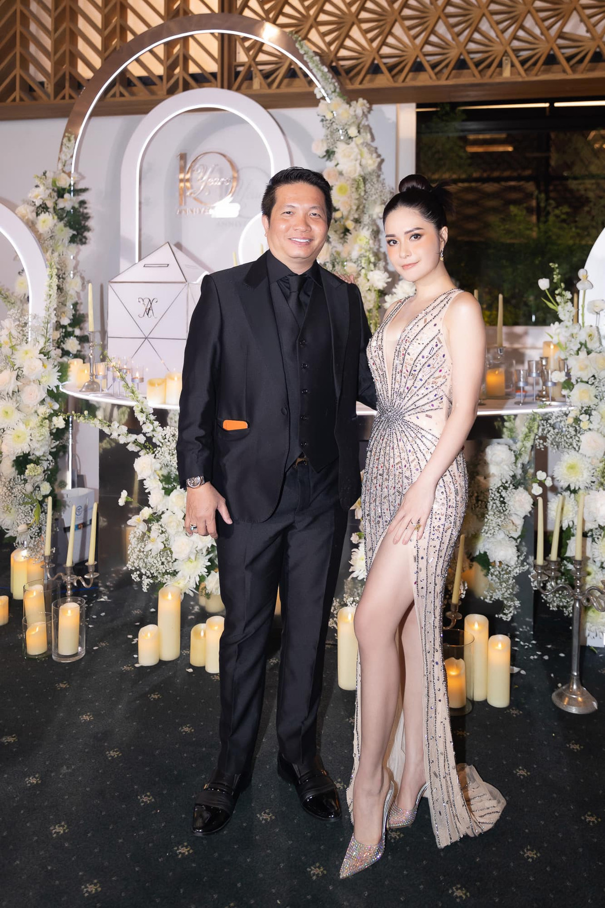 Được biết vợ chồng nữ đại gia có hẳn một dự án thiện nguyện mang tên con gái. Một phần tiền trong lợi nhuận buôn bán sẽ được hai vợ chồng trích ra giúp đỡ hoàn cảnh khó khăn. Ảnh: FBNV