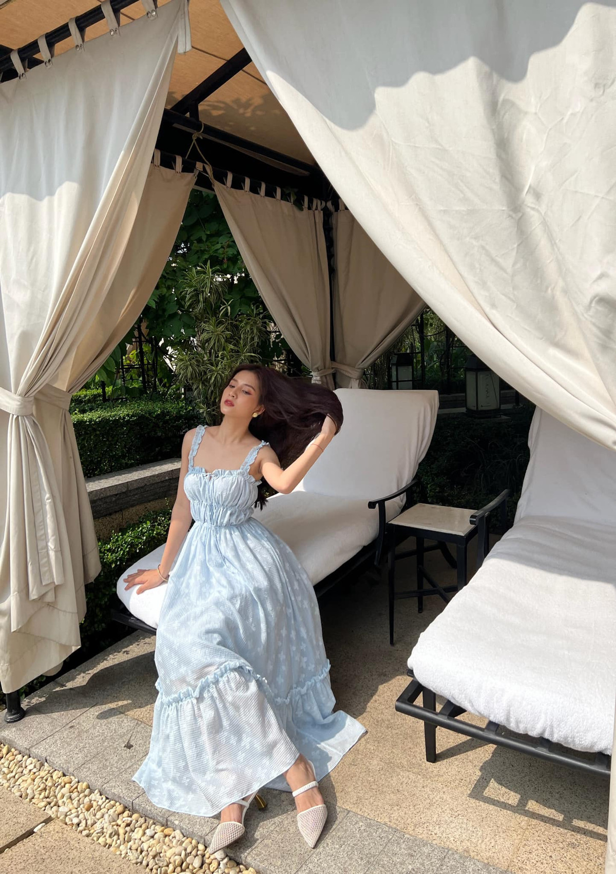 Thời gian gần đây Thiên An tự tin diện những item cắt xẻ, khoe được hình thể.