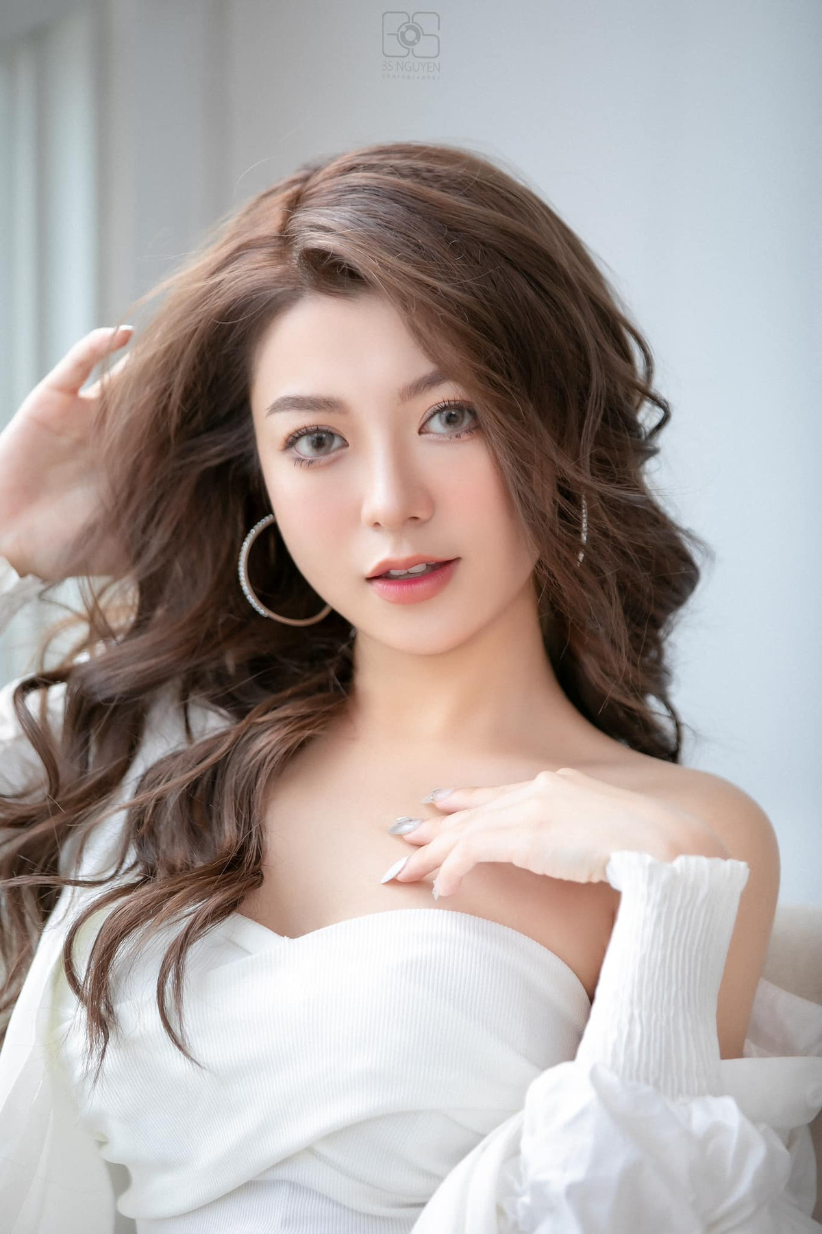 Nàng hot girl 2K học tập tại trường Đại học Sân khấu Điện ảnh Hà Nội và trường Cao đẳng Truyền hình Hà Nội (ngành báo chí).