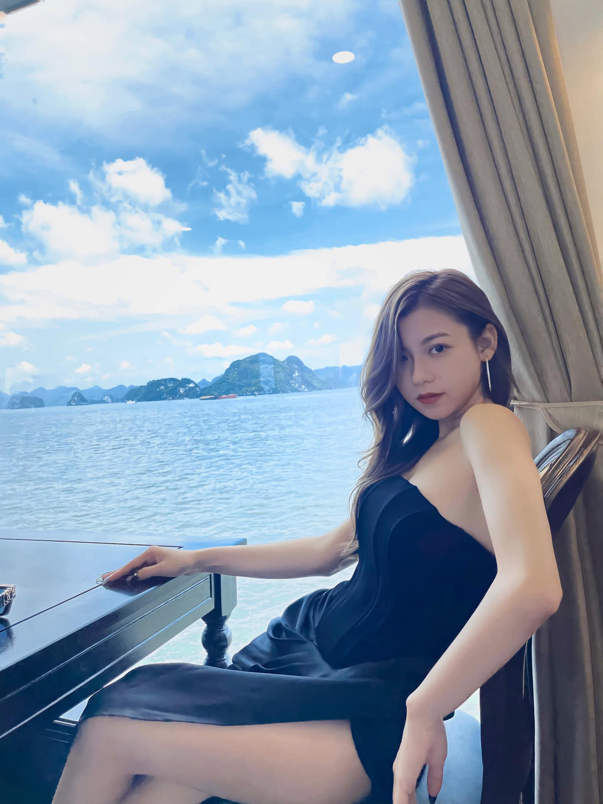 Vừa qua, cô gái trẻ đã xuất sắc vượt qua nhiều đối thủ nặng ký để đạt được danh hiệu Hoa khôi Trí tuệ tại cuộc thi Miss &amp; Mister Hà Nội 2022.