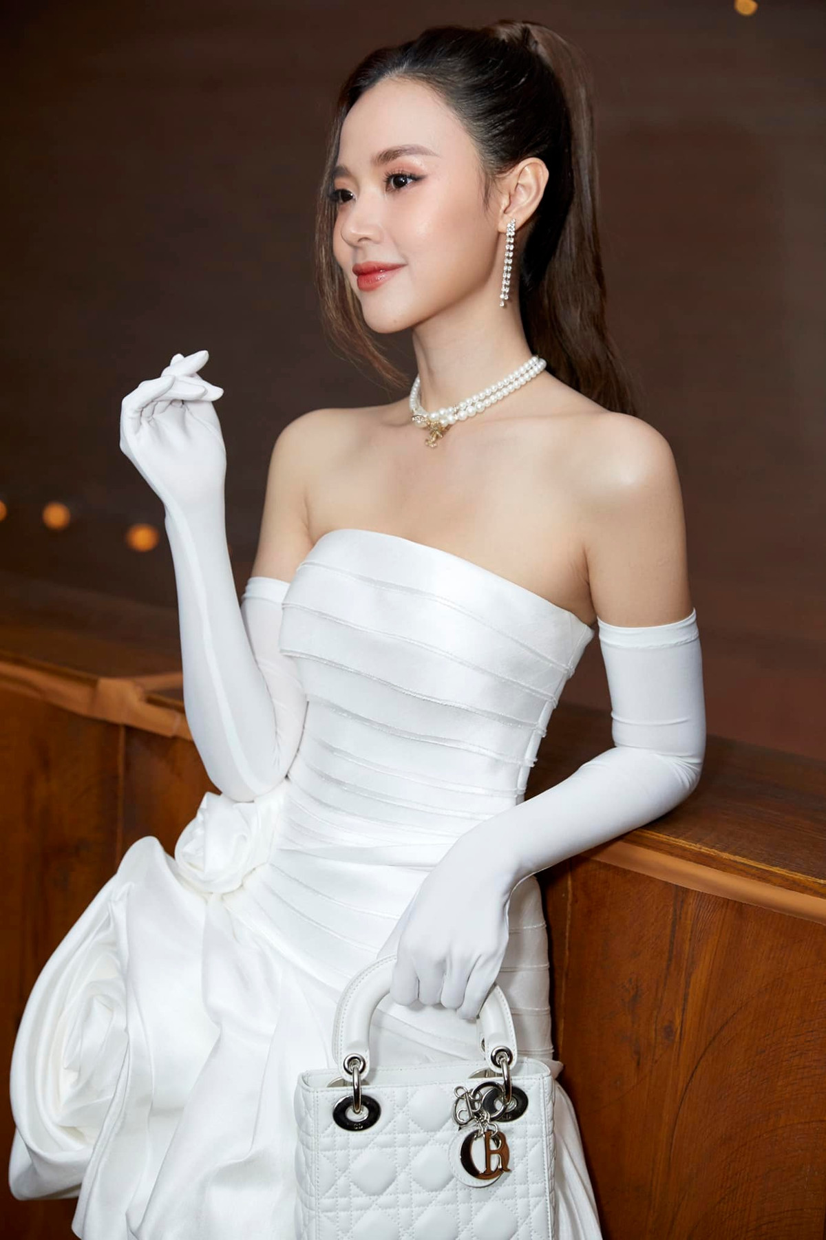 Vài năm trở lại đây, người đẹp có màn “lột xác” khác hoàn toàn với Midu năm nào, cô liên tục khoe hình ảnh diện bikini nóng bỏng. Ảnh: FBNV