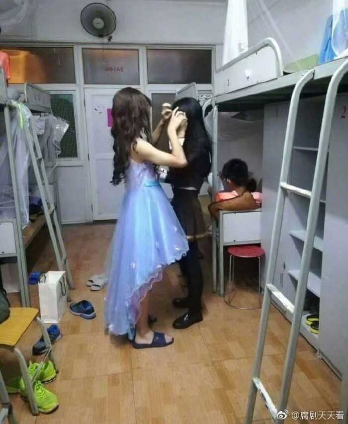 Hiện tại, chủ đề câu chuyện trong kí túc xá nam nhận được sự quan tâm, tương tác của đông đảo cư dân mạng. Ảnh: Tổng hợp