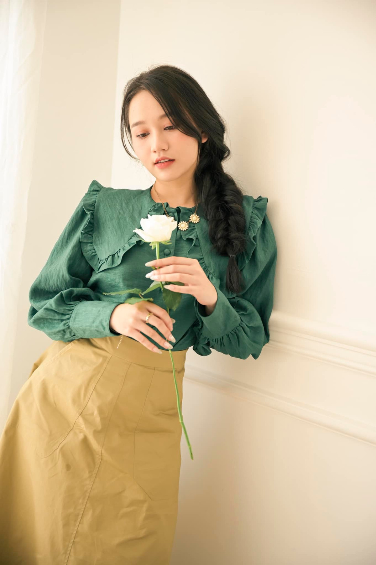 Nổi lên với vai Hà Lan trong "Mắt biếc" và được giao vai nữ chính trong các dự án sau đó, Trúc Anh là gương mặt được đánh giá cao về tiềm năng trong thế hệ trẻ hiện tại.