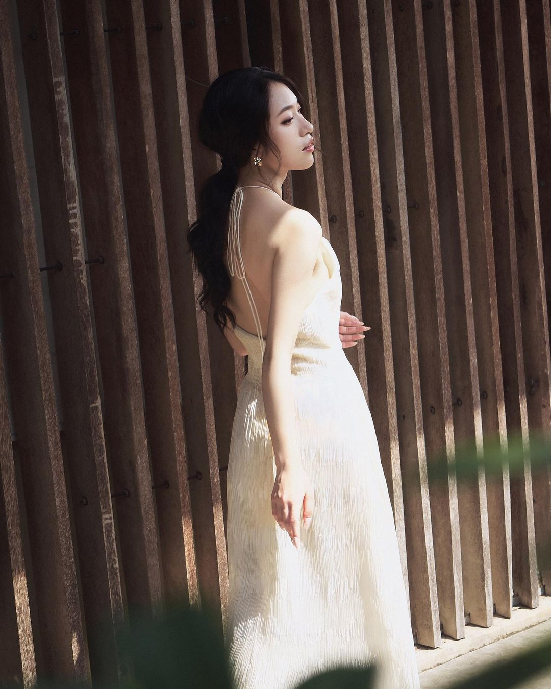 Dưới bài đăng, cư dân mạng để lại nhiều lời khen dành cho Khánh Vy như: "10 điểm chị Vy ơi", "chị Vy thần thái quá", "vẻ đẹp thuần khiết",...