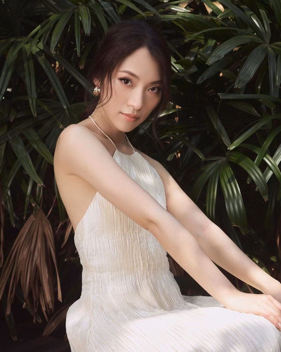 Khánh Vy được nhiều người biết tới với biệt danh “ hot girl 7 thứ tiếng” nhờ đoạn clip cô bắt chước 7 ngôn ngữ Thái, Hàn, Trung, Nhật, Anh, Italy, Việt gây bão mạng xã hội một thời.