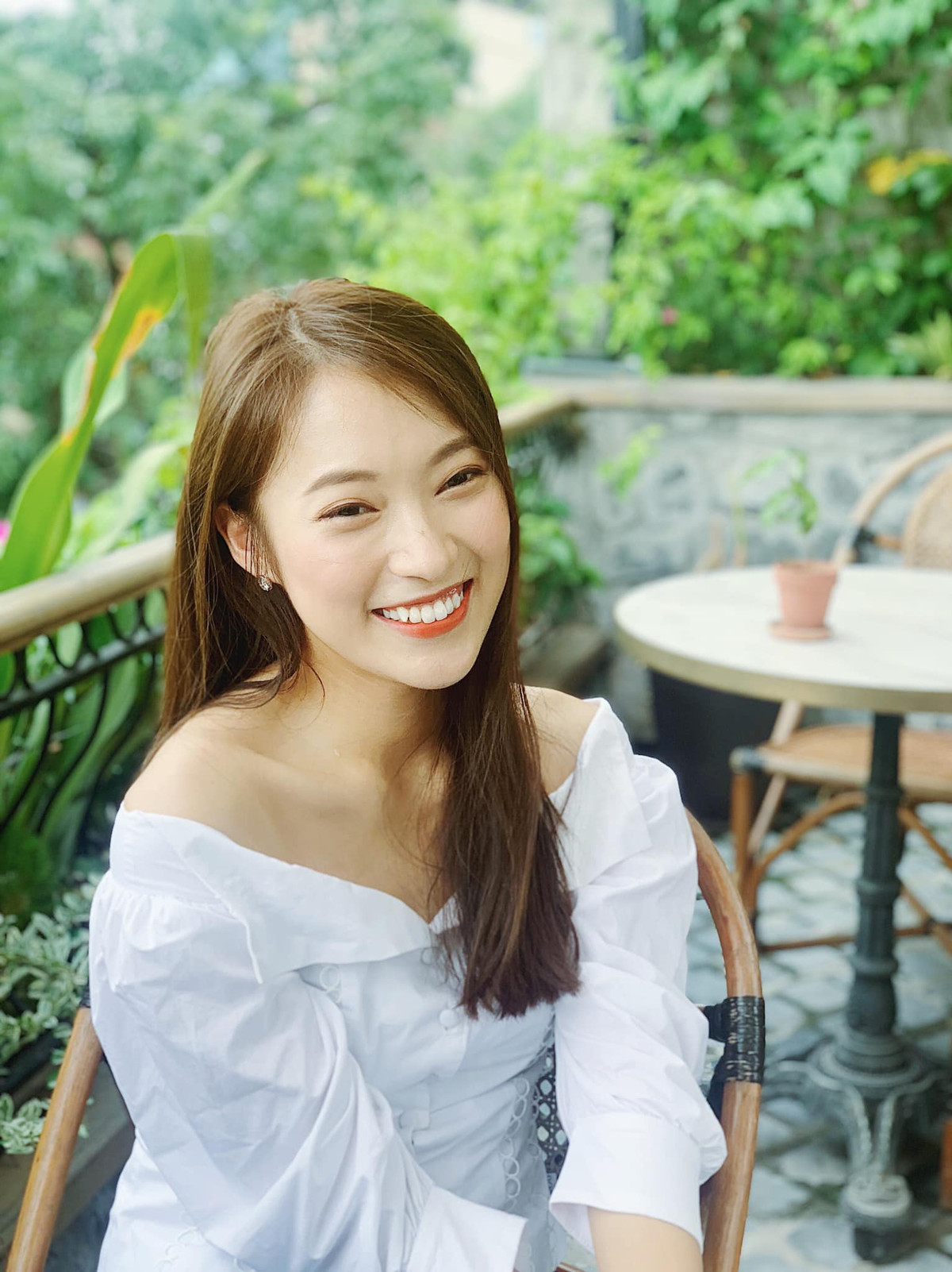 Để ý lại thời điểm gần đây, có thể thấy Khánh Vy đã rất thành công khi đổi sang phong cách chín chắn, trưởng thành, đúng chất một quý cô. Ảnh: FBNV