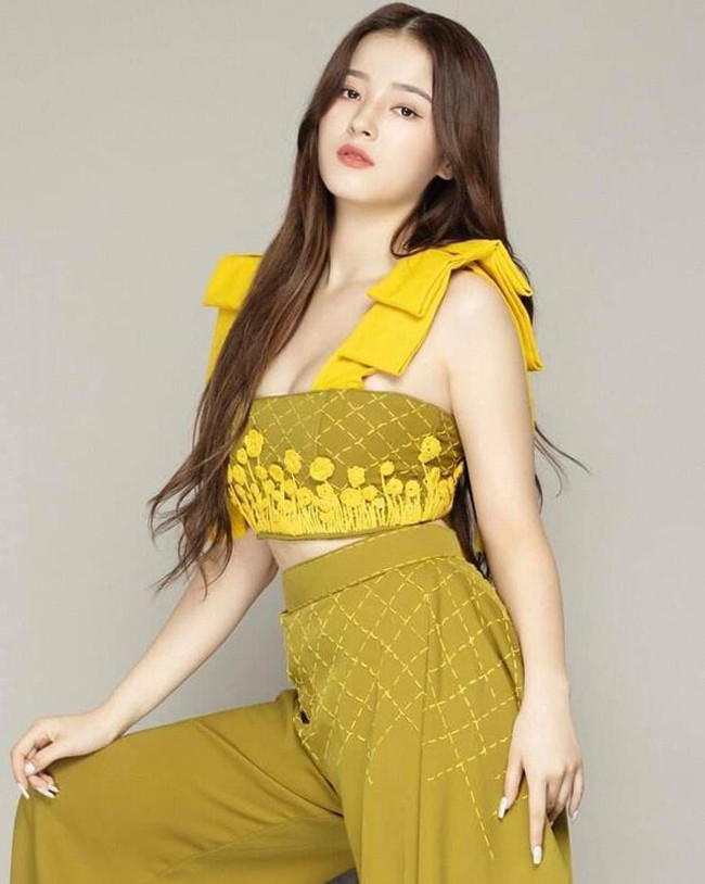 Bên cạnh đó, trang phục của nhóm cũng được đánh giá cao hơn so với thời điểm trước đó.