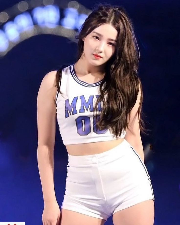 Nancy là nữ idol hiếm hoi có thân hình lệch chuẩn mà mặc vẫn ghi điểm.