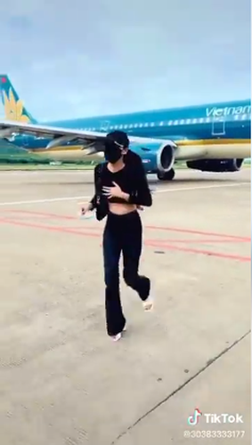 Nữ TikToker này sử dụng clip và đăng lên MXH TikTok, thu về vô cùng nhiều lượt tim, lượt follow cho nick cá nhân của mình.