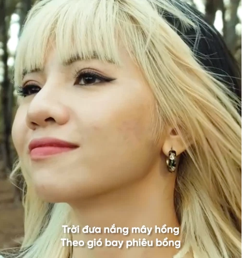 Đáng chú ý nhất là lần xuất hiện trong MV Mây Hồng Đưa Lối (DATKAA x Prod. QT BEATZ x CiiN), Bùi Thảo Ly đảm nhận vai nữ chính xinh đẹp, khiến nam chính vấn vương và theo đuổi nhưng vẻ ngoài thực tế của cô nàng lại gây ra không ít thất vọng.